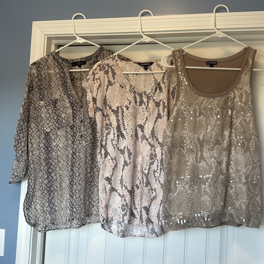 Animal print lightweight top bundle.